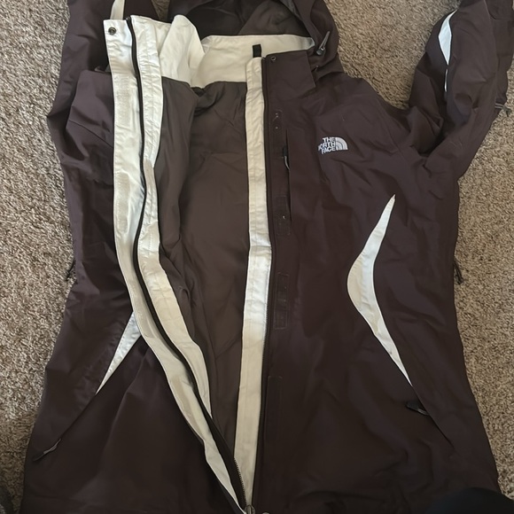 Like new north face jacket. S/M - Picture 3 of 3